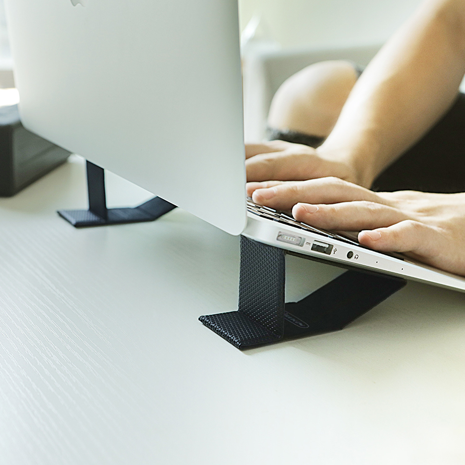 Nillkin Ascent Stand Mini Laptopständer - Richtige Körperhaltung beim Arbeiten am Computer